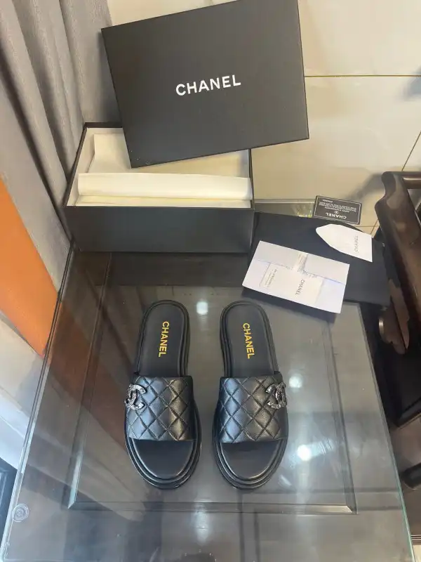 First bag ru CHANEL MULES