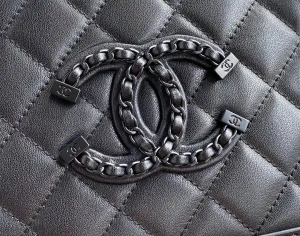 CHANEL VANITY CASE