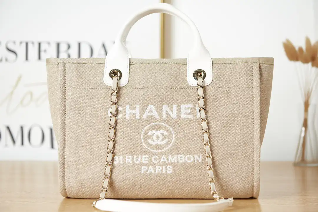 CHANEL SHOPPING BAG