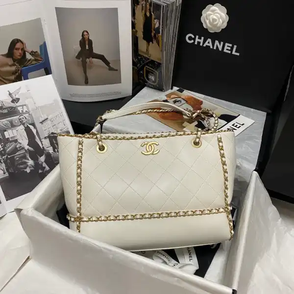 CHANEL SHOPPING BAG