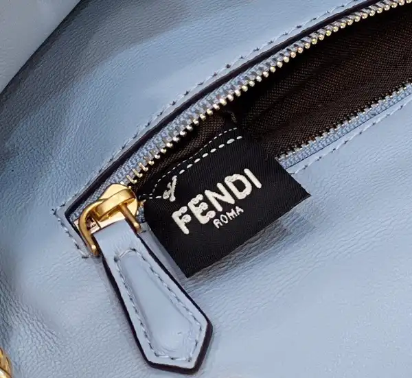 First bag ru FENDI BAGUETTE CHAIN MIDI 397B98-24*14*7CM