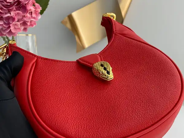 Yupoo bagsoffer BVLGARI SERPENTI ELLIPSE CROSSBODY BAG