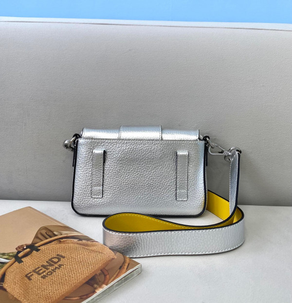 FENDI BAGUETTE