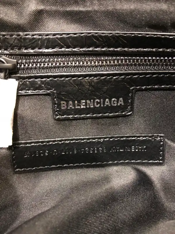 BALENCIAGA WOMEN'S LE CAGOLE SMALL SHOULDER BAG