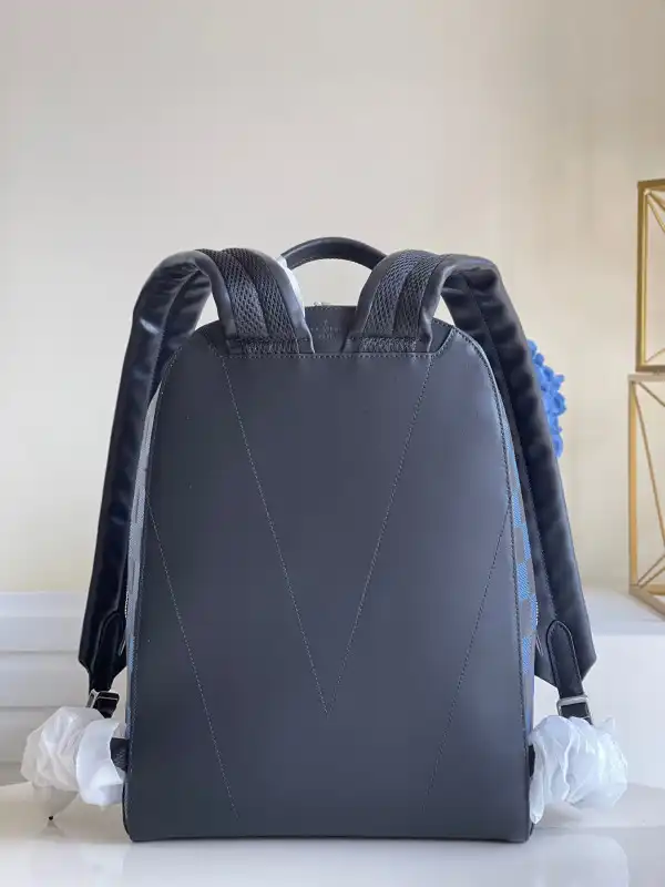 First bag ru LOUIS VUITTON CAMPUS BACKPACK