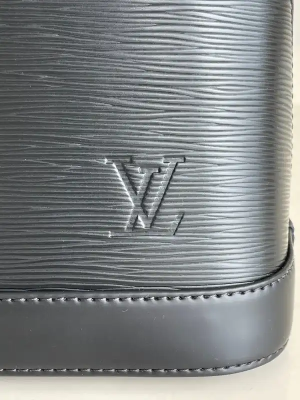 LOUIS VUITTON ALMA PM