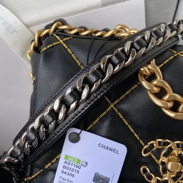 CHANEL 19 FLAP BAG