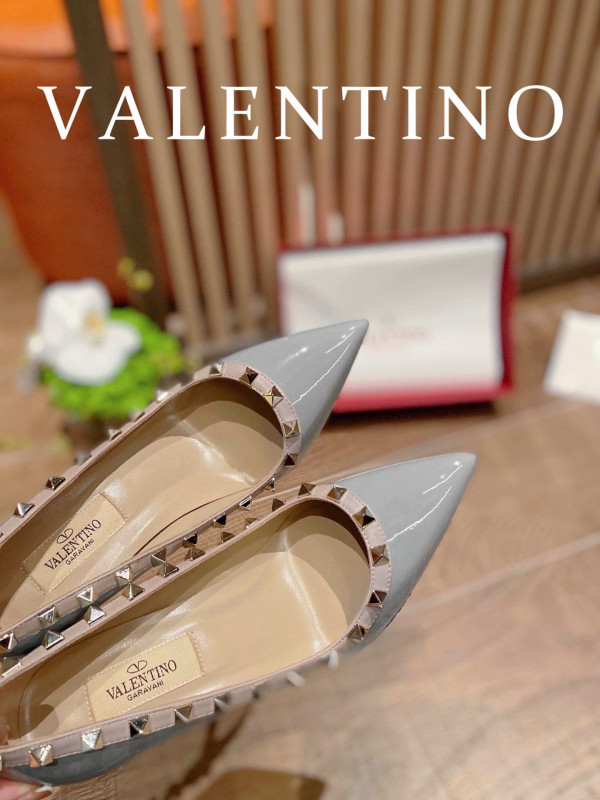 HOT SALE VALENTINO ROCKSTUD HIGH HEELS