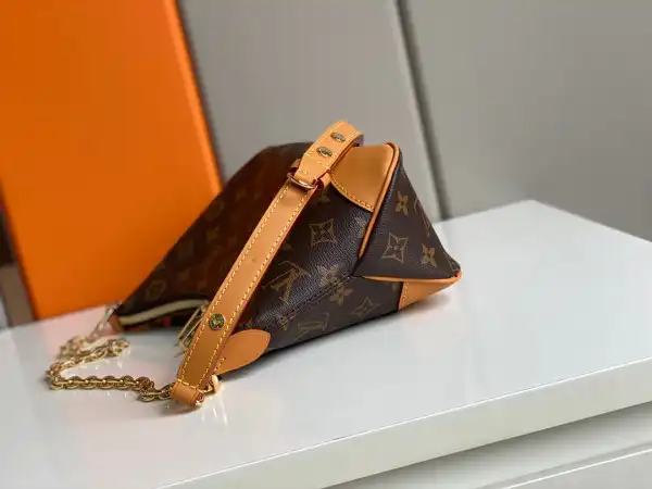 LOUIS VUITTON ODEON