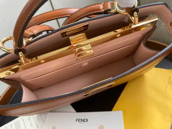 Yupoo bagsoffer FENDI PEEKABOO ISEEU EAST-WEST