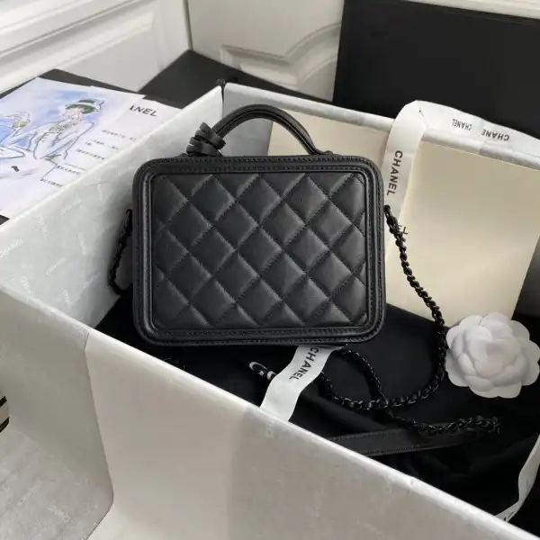 CHANEL VANITY CASE