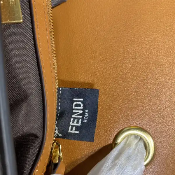 First Bag Ru FENDI BAGUETTE CHAIN