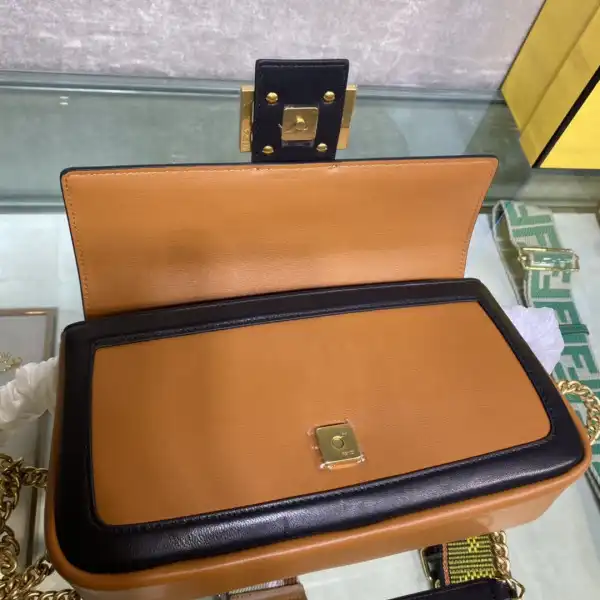 First bag ru FENDI BAGUETTE CHAIN