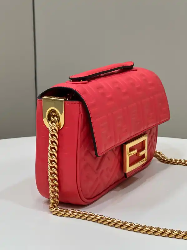 Firstbag Ru FENDI BAGUETTE CHAIN MIDI 397B98-24*14*7CM