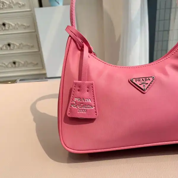 First bag ru PRADA  Re-Edition 2000 Nylon Mini Bag