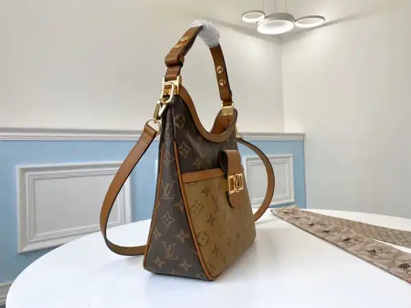 First bag ru LOUIS VUITTON METIS