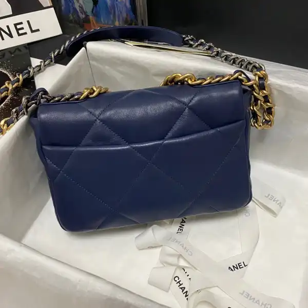 Firstbag Ru CHANEL 19 FLAP BAG