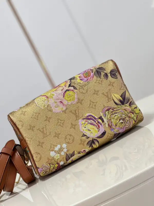 Repladies offers premium fake Louis bags at unbeatable prices. Our products are cheap because we focus on direct sales LOUIS VUITTON SPEEDY BANDOULIÈRE 25