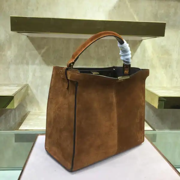 Bagsoffer FENDI PEEKABOO