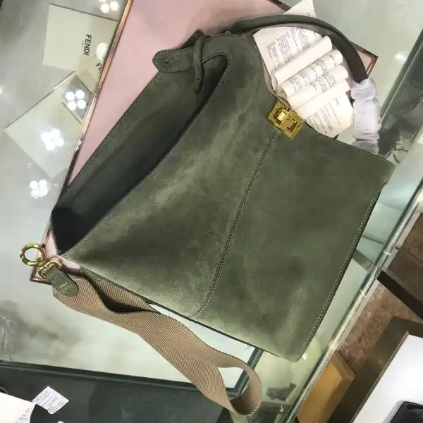 Bagsoffer FENDI PEEKABOO