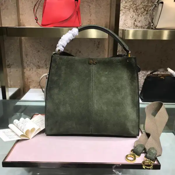 Bagsoffer FENDI PEEKABOO