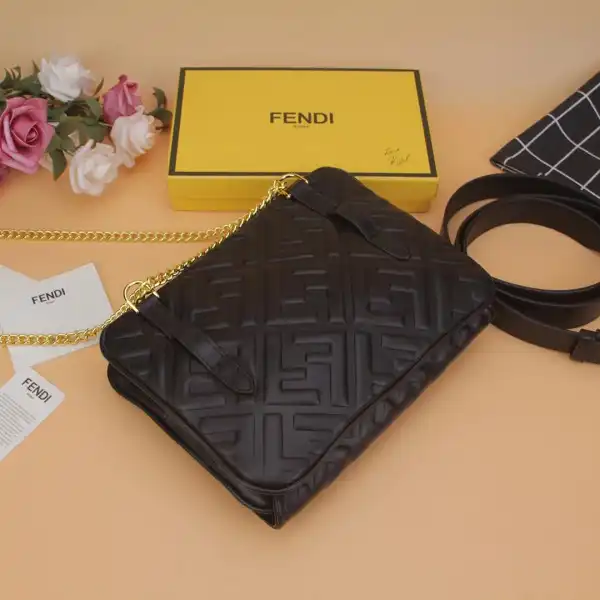 Bagsoffer FENDI BELT BAG