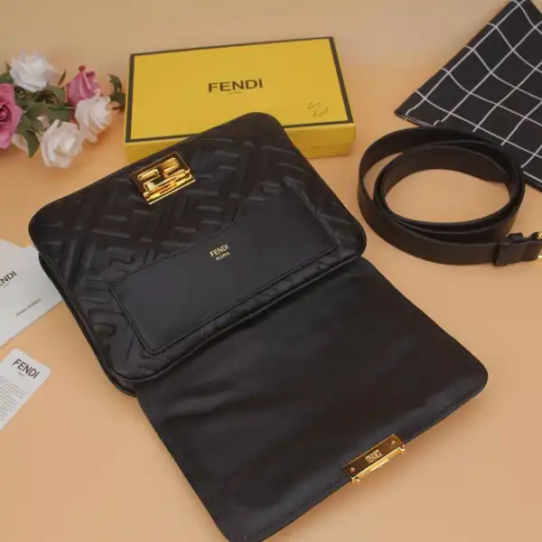 Bagsoffer FENDI BELT BAG