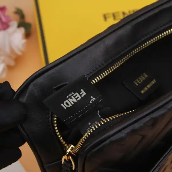 Bagsoffer FENDI BELT BAG