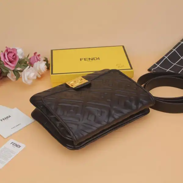 Bagsoffer FENDI BELT BAG