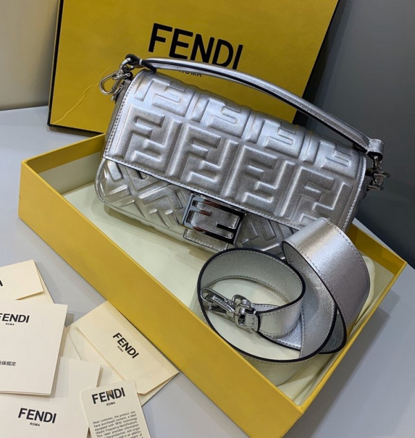 HOT SALE FENDI BAGUETTE