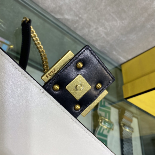 HOT SALE FENDI BAGUETTE CHAIN