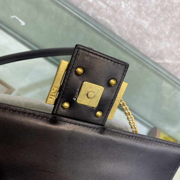 HOT SALE FENDI BAGUETTE CHAIN