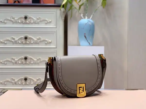 Frstbag ru FENDI MOONLIGHT