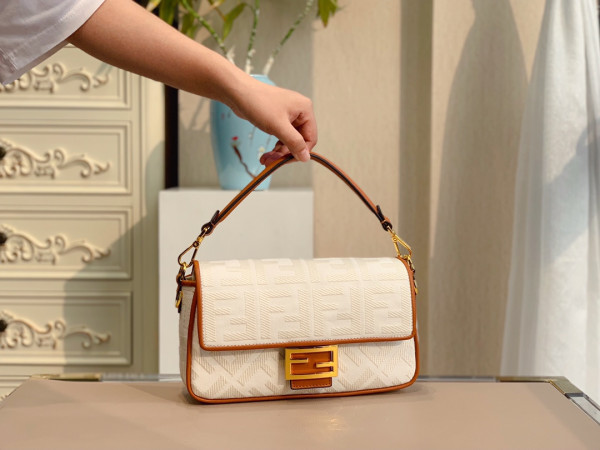 HOT SALE FENDI BAGUETTE