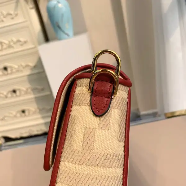 FENDI BAGUETTE