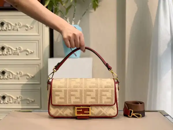 Yupoo bagsoffer FENDI BAGUETTE