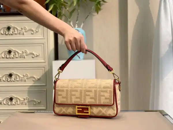 FENDI BAGUETTE