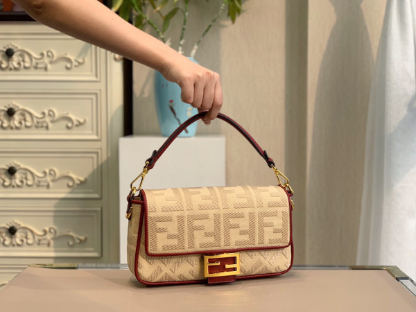 HOT SALE FENDI BAGUETTE