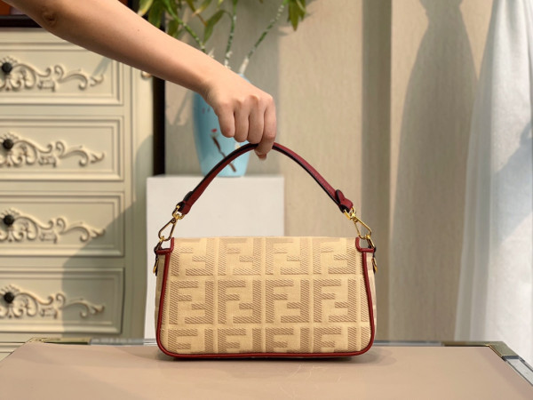 HOT SALE FENDI BAGUETTE