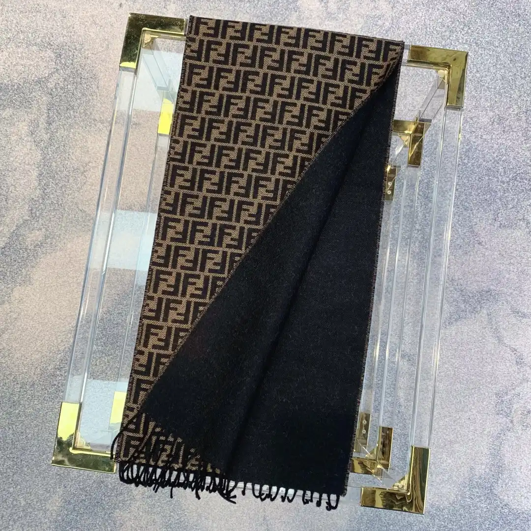 First bag ru FENDI SCARF