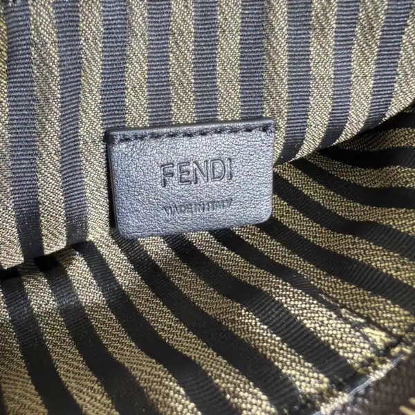 FENDI Wallet On Chain With Pouches