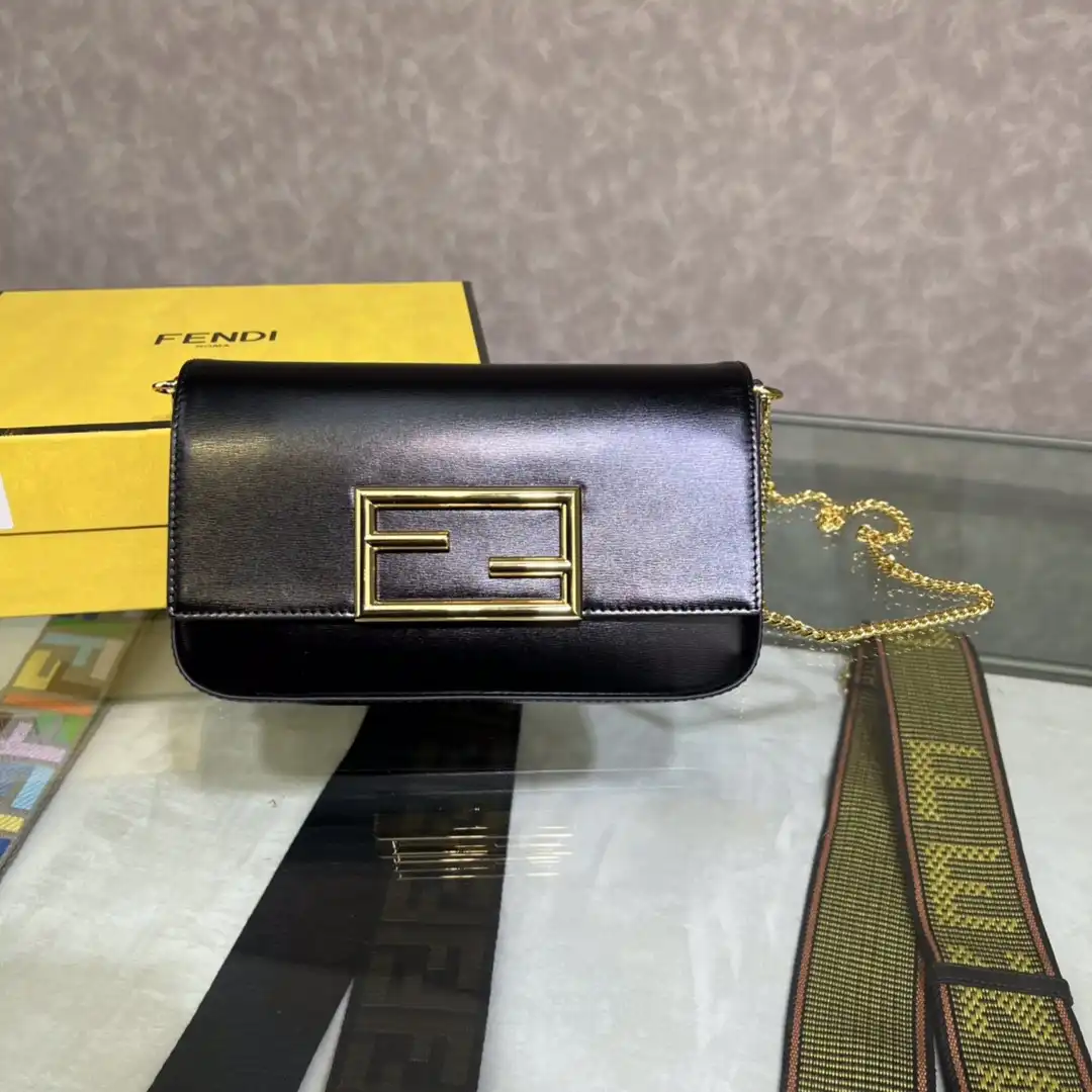 FENDI Wallet On Chain With Pouches