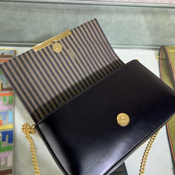 HOT SALE FENDI Wallet On Chain With Pouches