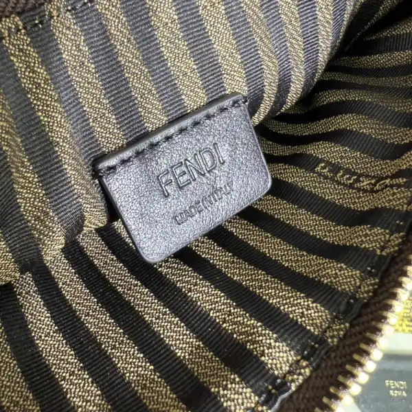 FENDI Wallet On Chain With Pouches