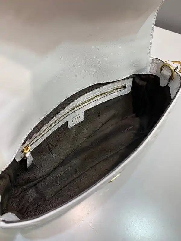 First bag ru FENDI BAGUETTE