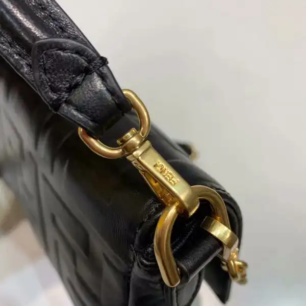 First Bag Ru FENDI BAGUETTE