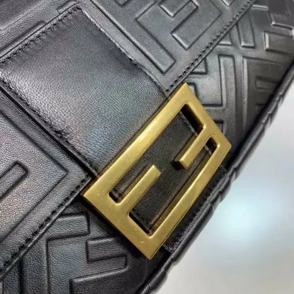 FENDI BAGUETTE