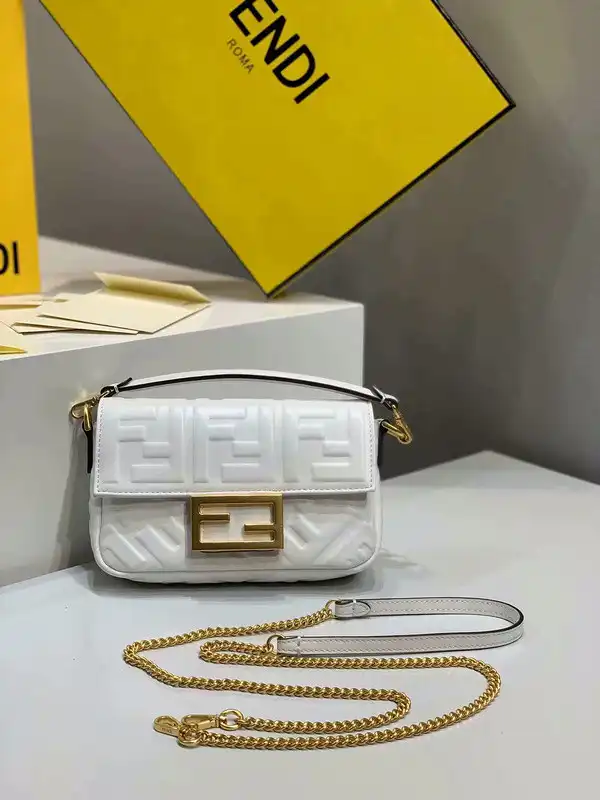 FENDI BAGUETTE