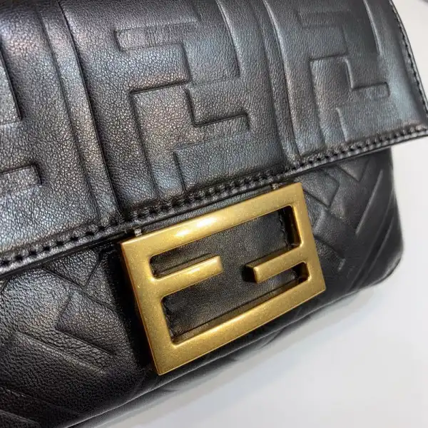 Bagsoffer FENDI BAGUETTE