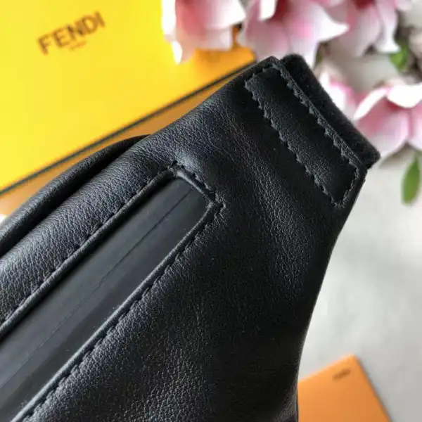 Bagsoffer FENDI BELT BAG